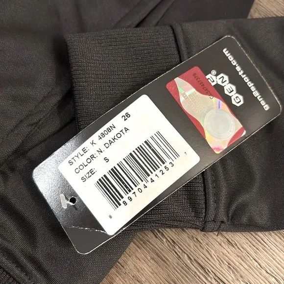 NWT [Gen2] North Dakota Hawks NCAA Activewear Sweatshirt Hoodie Youth Small (8) - Picture 11 of 12